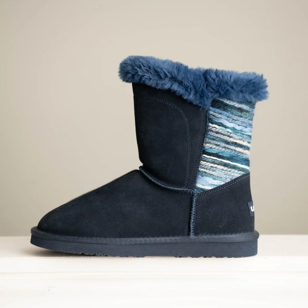 LAMO W Sz 8 NEW! Willow‎ Navy Winter Boots Suede Faux Fur Yarn Stitched Accents